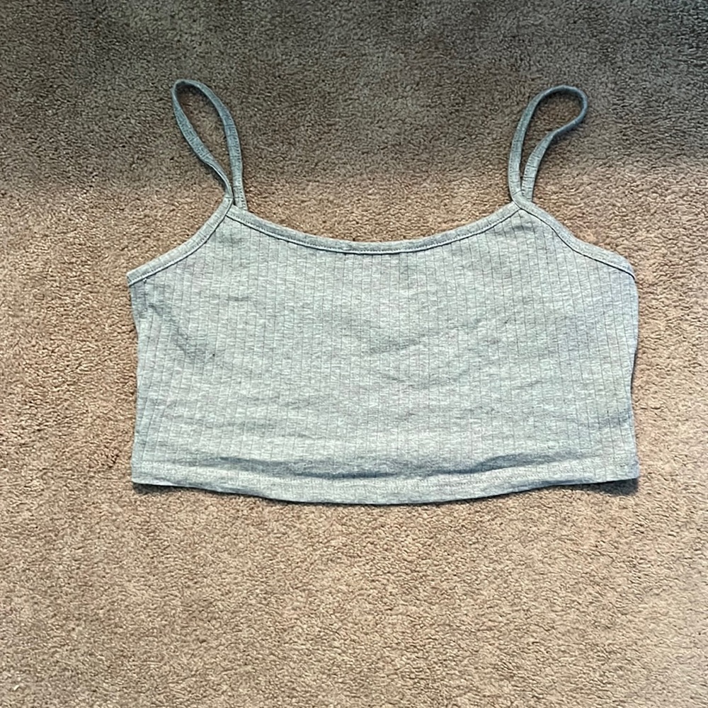 Ribbed gray cropped tank top